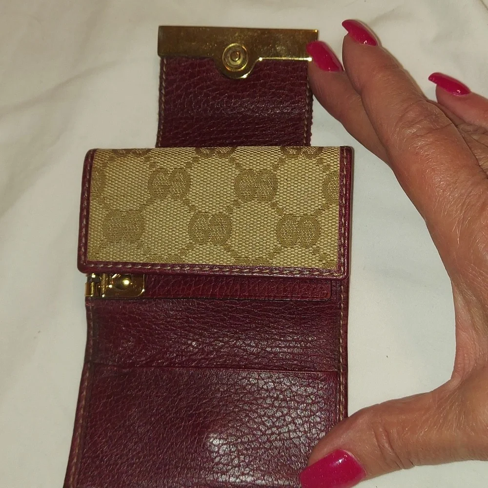 GUCCI SHERRY LINE GG Logo Canvas   Key Case Rare Burgundy Brown Cream Colorway.